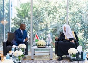 NJ.E. prof.dr. Muhamed Al-Isa u ponedjeljak se sastao sa ambasadorom Republike Burundi u Kraljevini Saudijskoj Arabiji, uvaženim Nahayu Jackom.